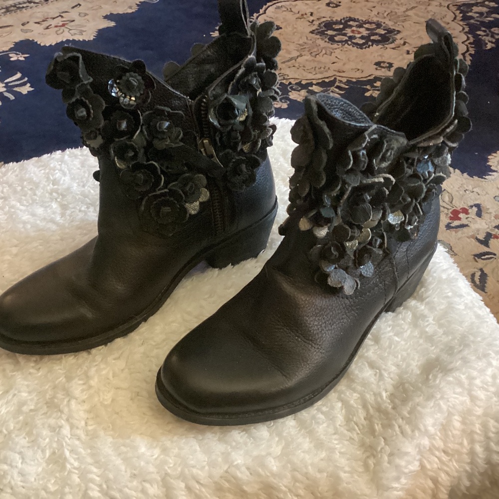 Ankle booties
